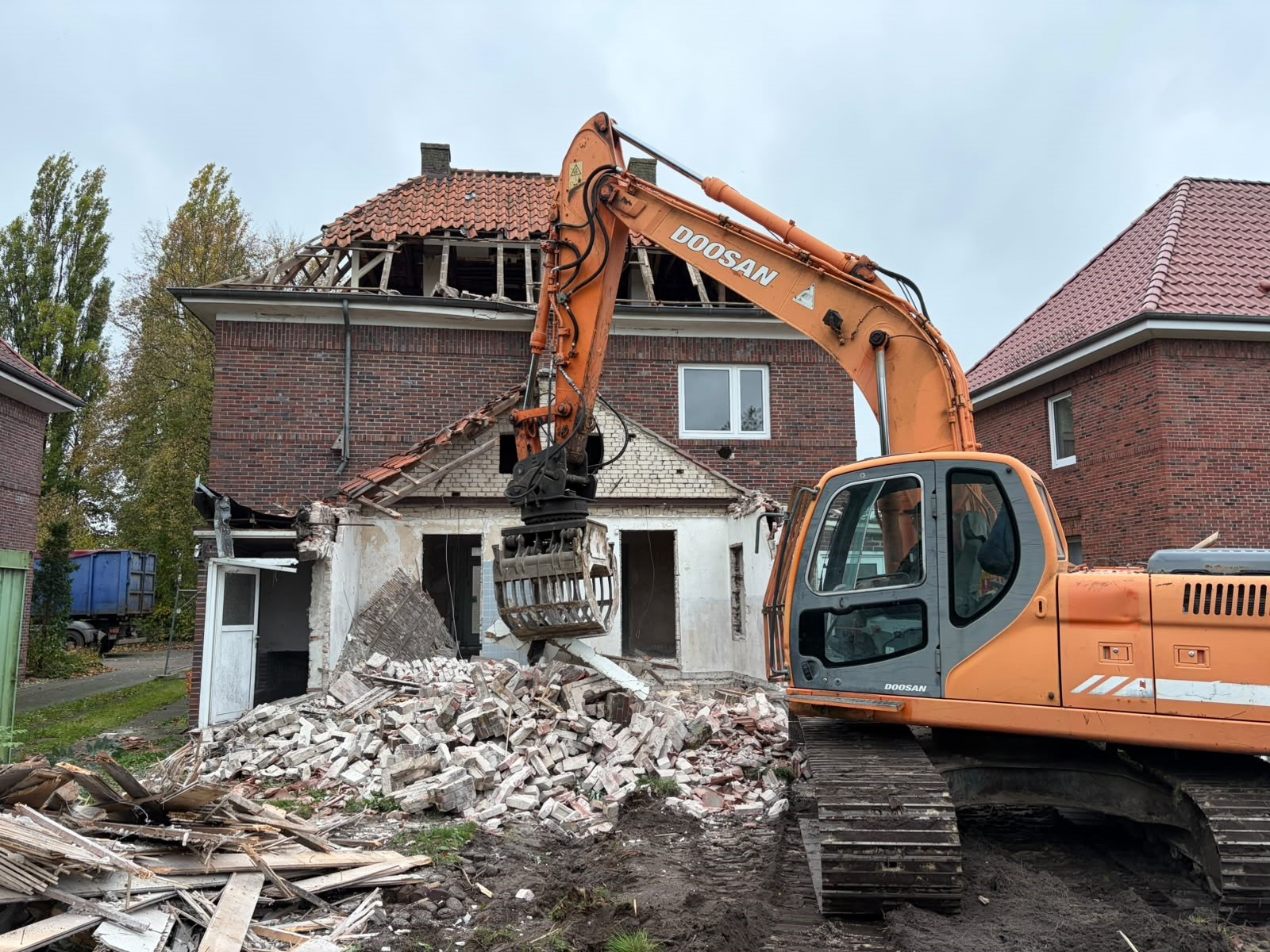 Abrissarbeiten für geplanten Neubau "Am Pulverturm 15/17"